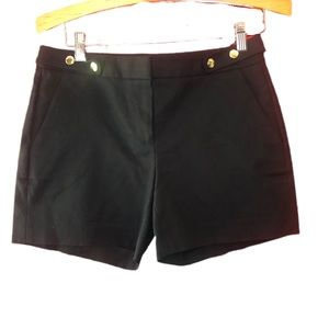 VINCE CAMUTO  women’s black cotton flat front shorts Sz 2 with logo in buttons